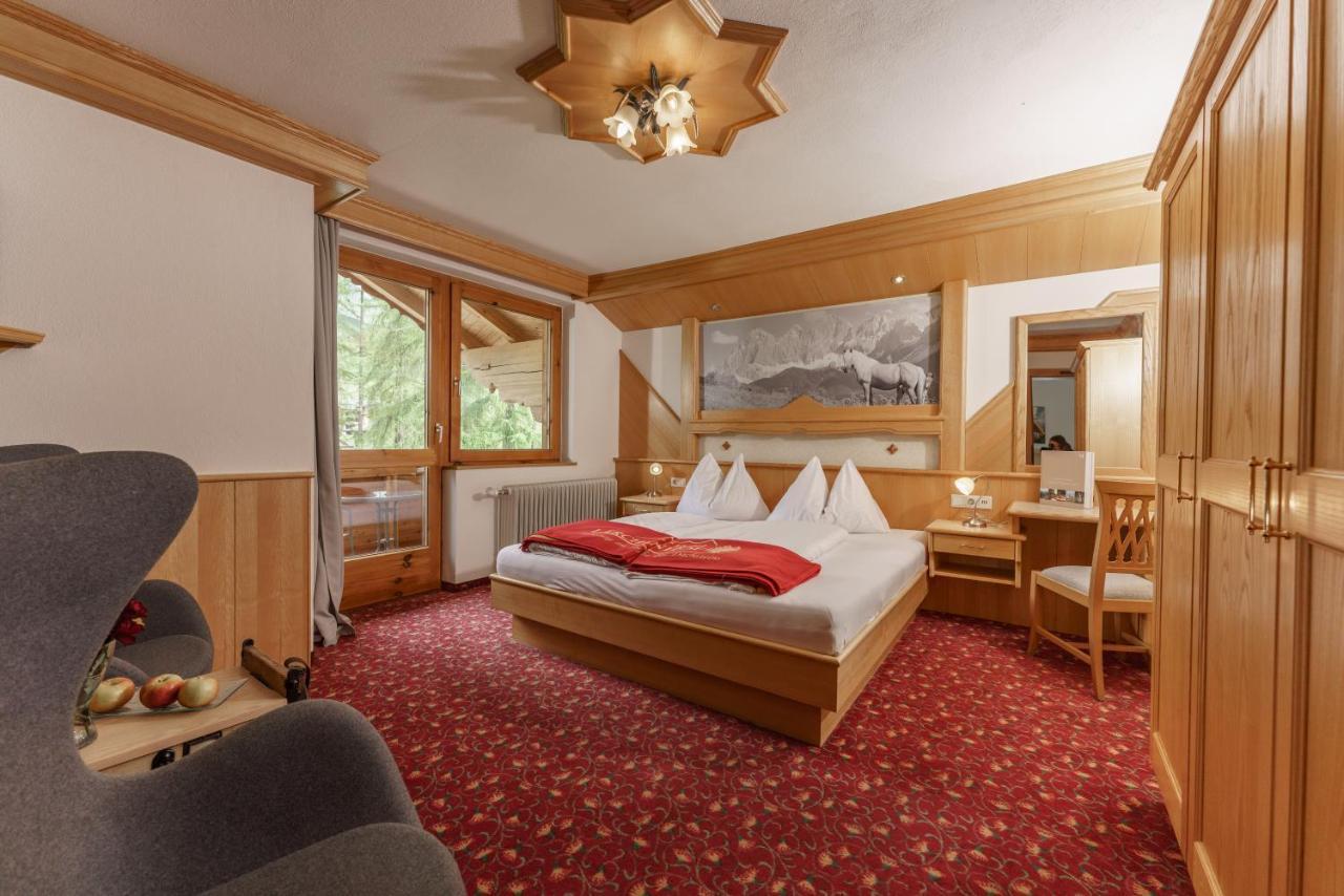 Hotel Laerchenhof Ramsau am Dachstein Exterior photo